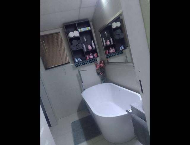 2 BEDROOM APARTMENT FOR SALE IN GROVE END